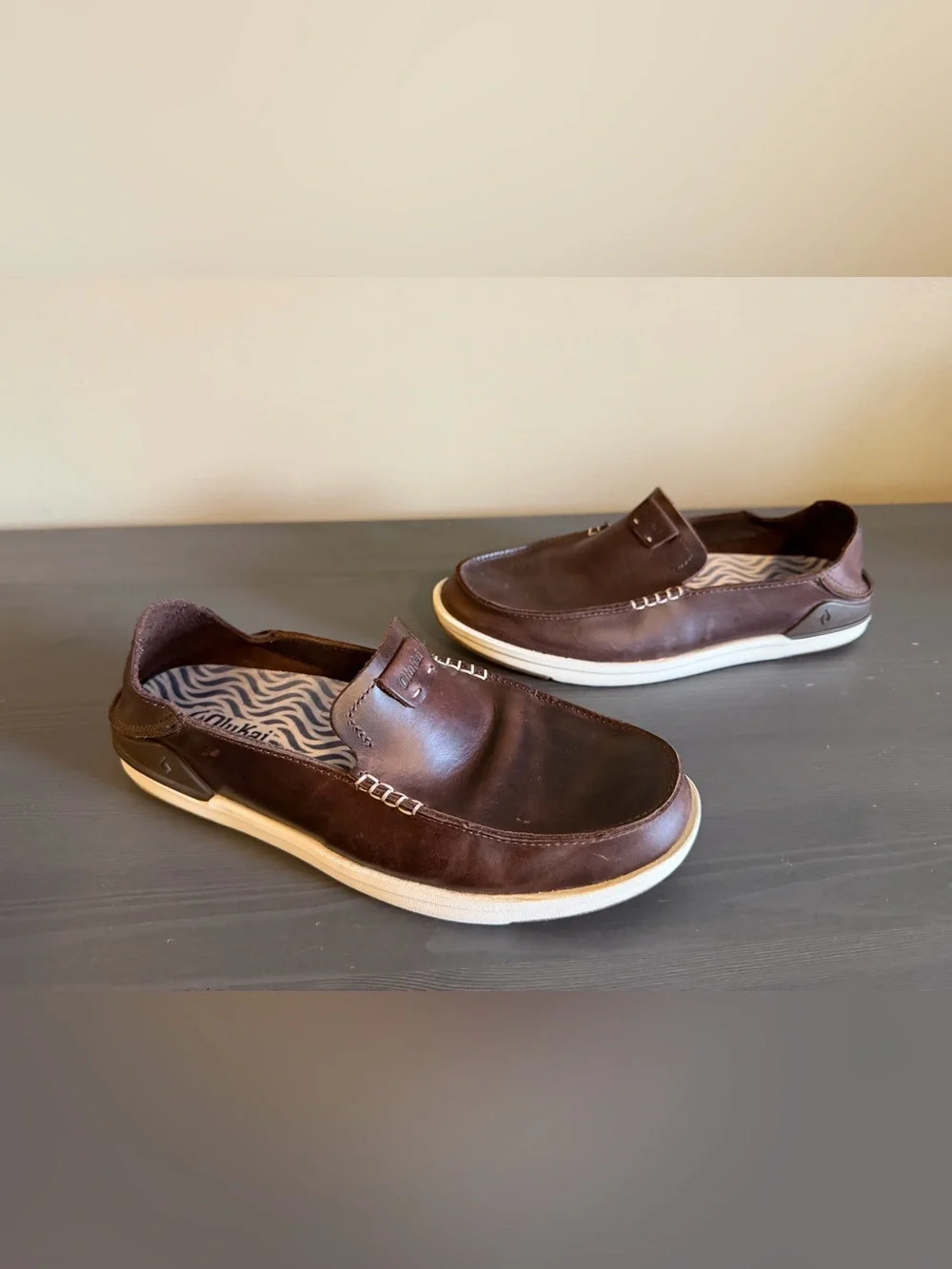 OluKai Kakaha Men’s Slip-On Leather Loafer